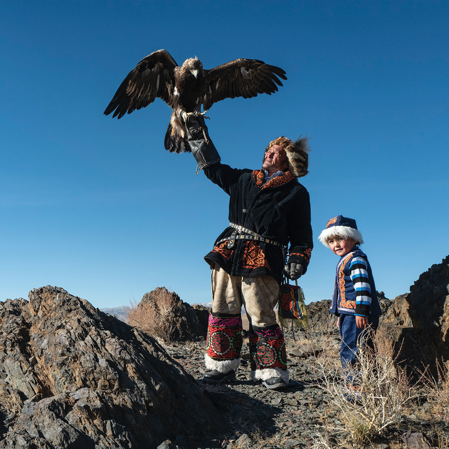 22_endlessluxury_nomadicexpeditions_Slidercard_1500x1500
