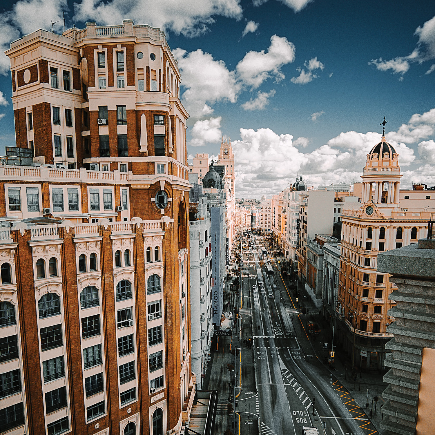 22_endlessluxury_tailoredspain_Slidercard_1500x1500