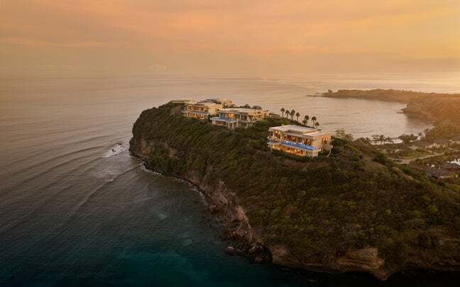 Four_Bedroom_Cliff_Retreat_Exterior_Sunset