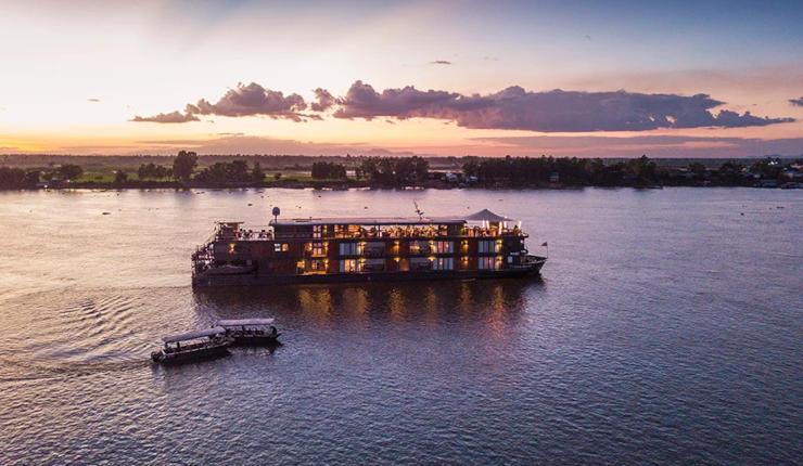 aqua mekong return to boat